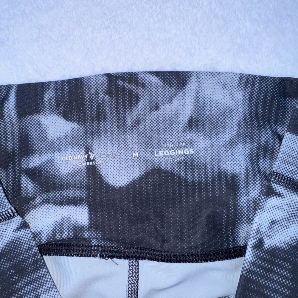 OLD NAVY ACTIVE powersoft women’s size M - Picture 8 of 8